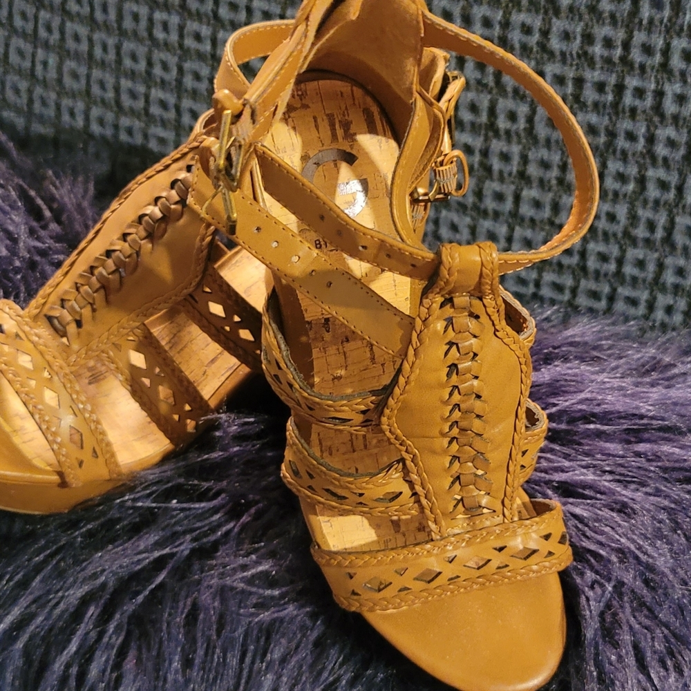 Guess sandals size 8! Wedges